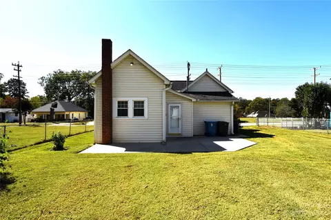708 E Liberty St, Salisbury, NC 28144 photo 2
