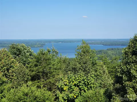 225 Stone Canyon Dr, Denton, NC 27239