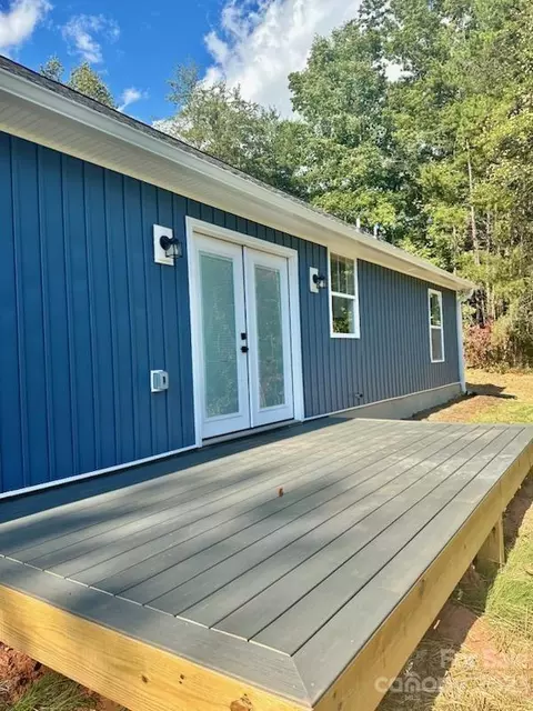 980 Smith Waldrop Rd, Mill Spring, NC 28756 photo 2