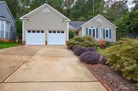 9126 Twin Trail Dr, Huntersville, NC 28078