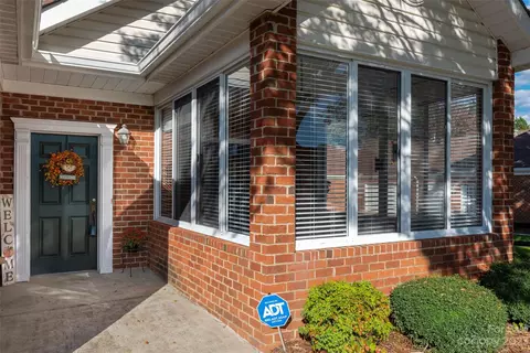 8238 Windsor Ridge Dr, Charlotte, NC 28277