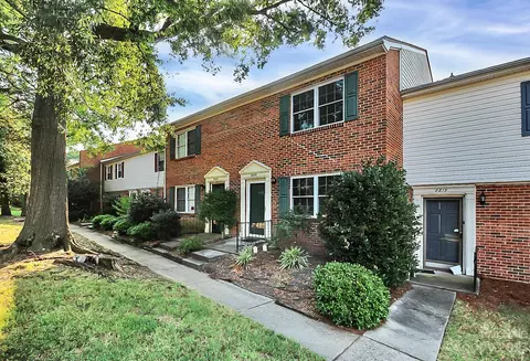 8817 Hunter Ridge Dr, Charlotte, NC 28226