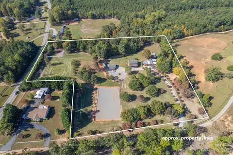 101 Mayfield Ln, Tryon, NC 28782 photo 2