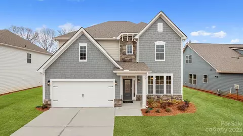 203 Thornberry Rd, Hendersonville, NC 28792