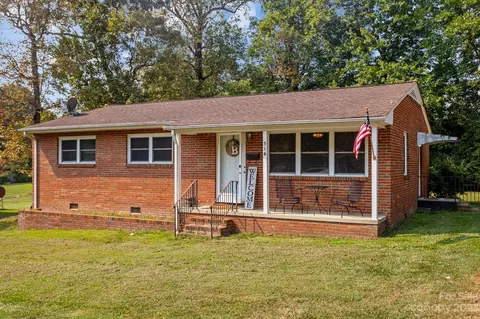 516 Wooley St, Troy, NC 27371