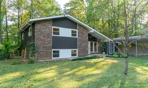 37 Pine St, Old Fort, NC 28762