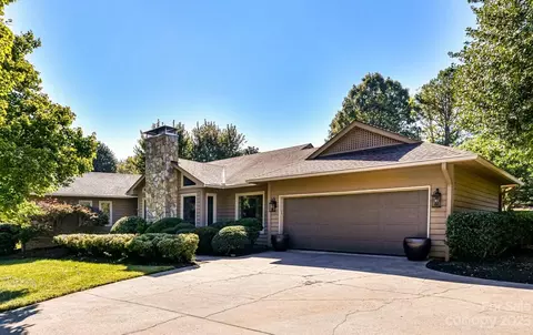 16 Duckhook Cir, Lake Wylie, SC 29710