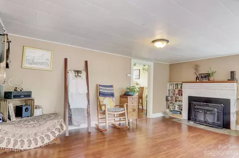 136 Spencer St, Clyde, NC 28721 photo 8