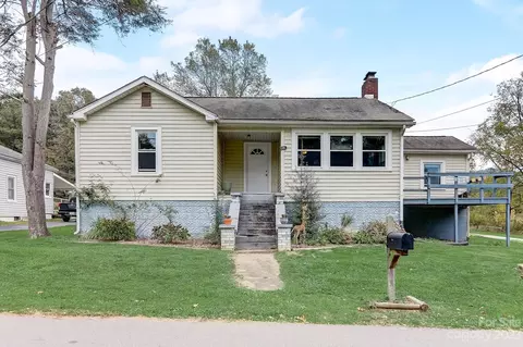 136 Spencer St, Clyde, NC 28721 photo 3