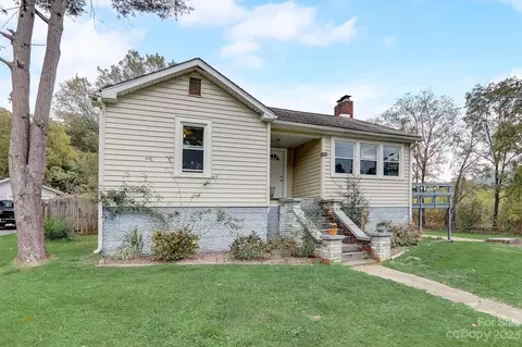 136 Spencer St, Clyde, NC 28721