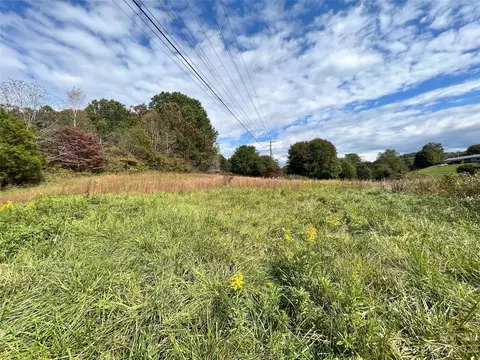 54 Maple Hill Rd, Burnsville, NC 28714