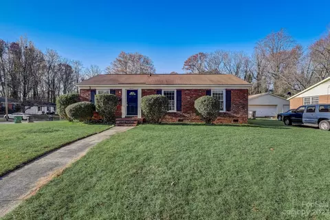 4601 Brooktree Dr, Charlotte, NC 28208