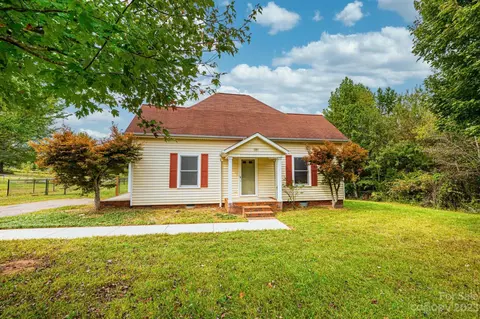 639 W Lackey Farm Rd, Stony Point, NC 28678