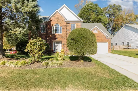 7303 Ridgefield Dr, Charlotte, NC 28269