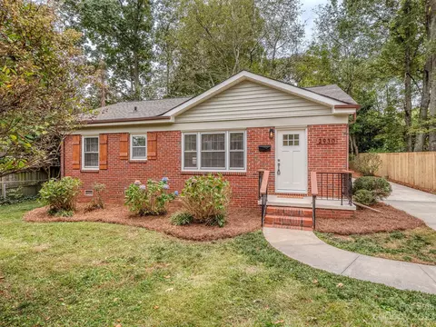 2930 Wicklow Pl, Charlotte, NC 28205