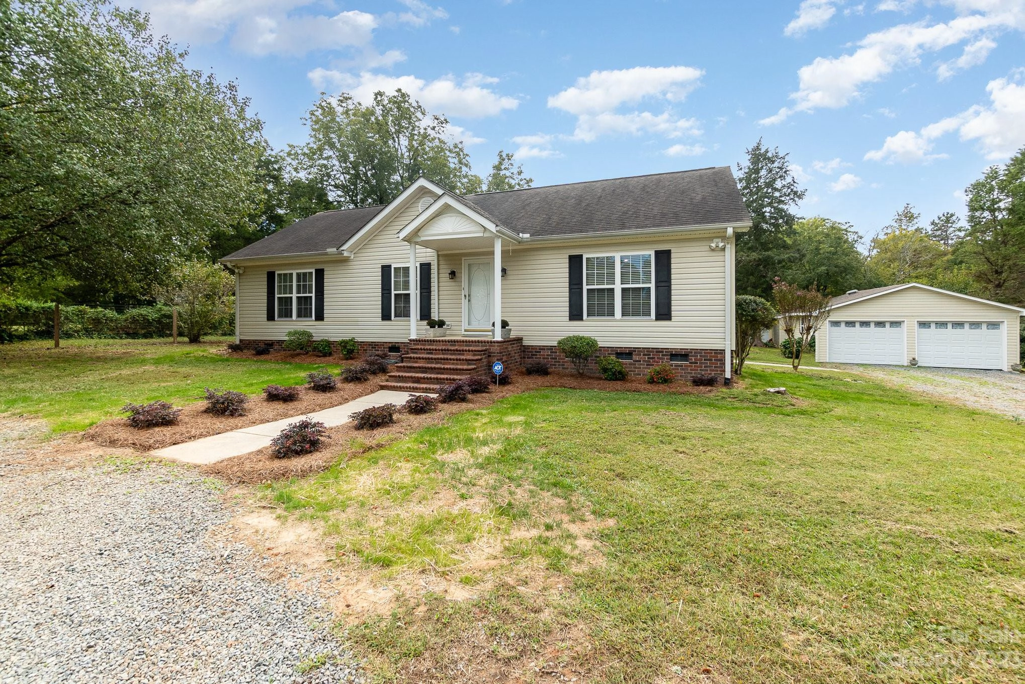 190 Central Heights Sw Dr SW  