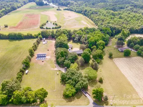 2067 Coddle Creek Hwy, Mooresville, NC 28115