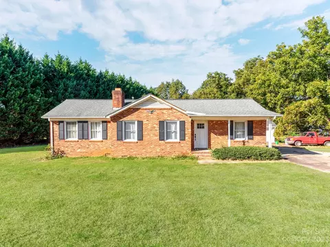 4401 Hickory Grove Rd, Mount Holly, NC 28120