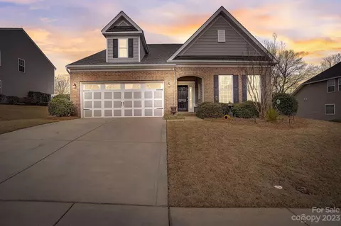 144 Chertsey Dr, Mooresville, NC 28115