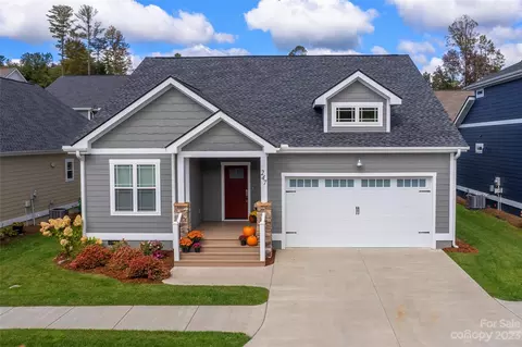 247 Leyland Cir, Hendersonville, NC 28792