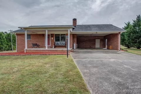3876 Puetts Chapel, Dallas, NC 28034