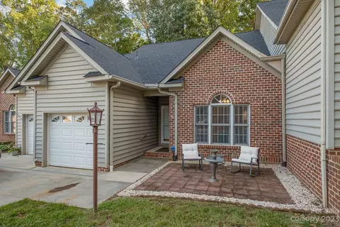 1508 Forest Park Dr, Statesville, NC 28677