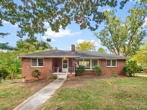 Oak Crescent Drive, Asheville, NC 28806