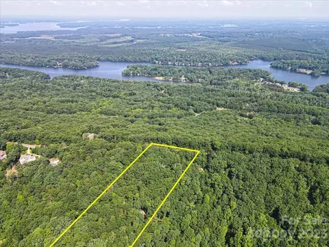 2320 Sierra Trace Rd, Denton, NC 27239