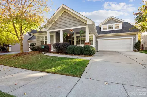 6508 Colonial Garden Dr, Huntersville, NC 28078
