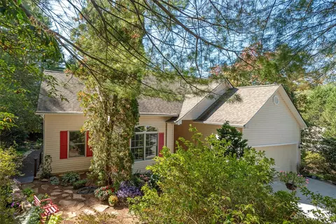 34 Wintergreen Dr, Brevard, NC 28712