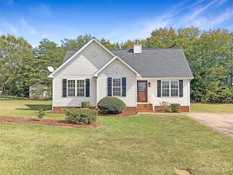 115 Angel Oaks Dr, Statesville, NC 28677