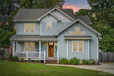 3125 Columbus Cir, Charlotte, NC 28208