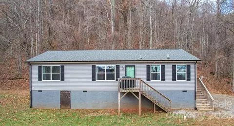 46 Sassafras Valley Rd, Swannanoa, NC 28778