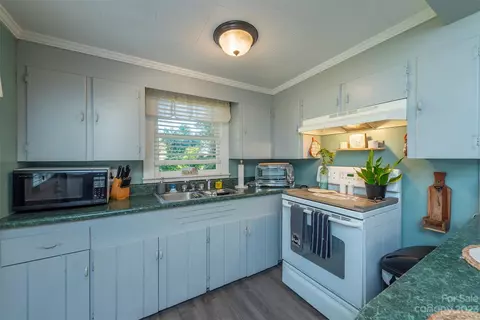 38 Js Mcmann Dr, Marion, NC 28752 photo 8