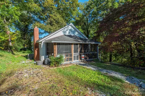 38 Js Mcmann Dr, Marion, NC 28752