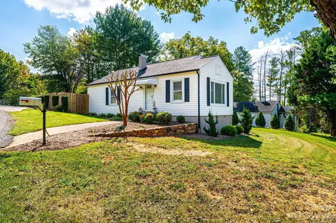 104 Kincaid Hill Dr, Lenoir, NC 28645