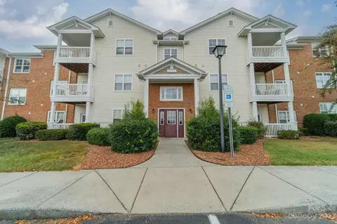9835 Hyde Glen Ct, Charlotte, NC 28262