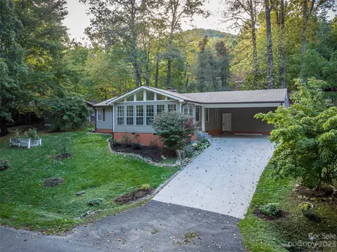 55 Ash Dr, Maggie Valley, NC 28751