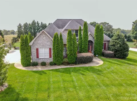 715 Cedar Hill Dr, Shelby, NC 28152