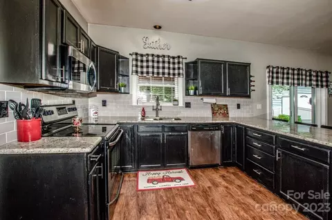 286 Alexander Acres Rd, Mooresville, NC 28115