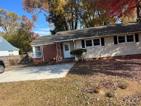 3729 Shamrock Dr, Charlotte, NC 28215