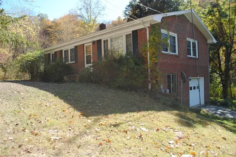 164 Bennett Rd, Candler, NC 28715