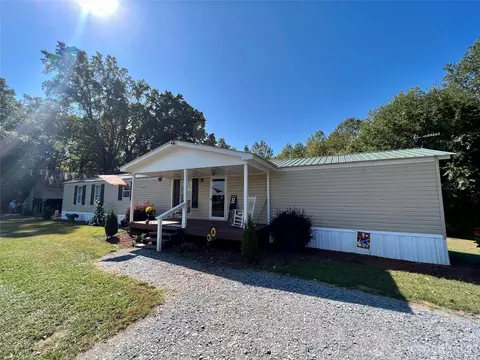 1508 Scenic View Rd, Hickory Grove, SC 29717