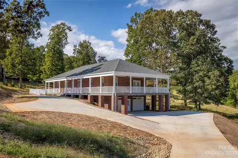 4362 Bristol Dr, Morganton, NC 28655