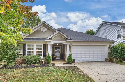 6607 Latherton Ln, Charlotte, NC 28278