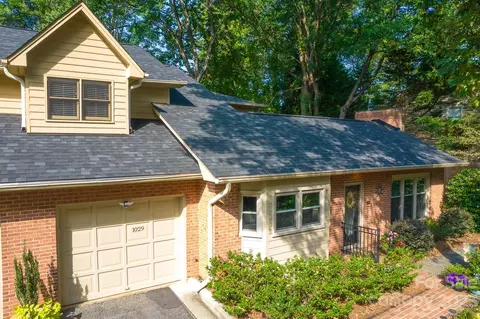 1029 1st Ne St NE, Hickory, NC 28601