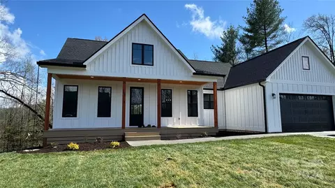 168 Byron Forest Dr, Horse Shoe, NC 28742