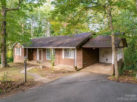 17 Lance Rd, Asheville, NC 28803