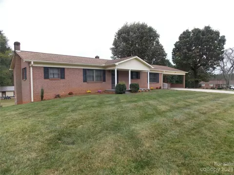 3221 Eckard Creek Cir, Connelly Springs, NC 28612