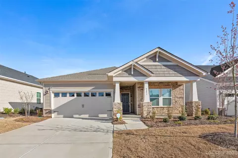 9293 Dunwich Dr, Gastonia, NC 28056